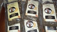 Teh racikan khusus Wedangan Lek Man Cabang Pasar Kembang Solo.
