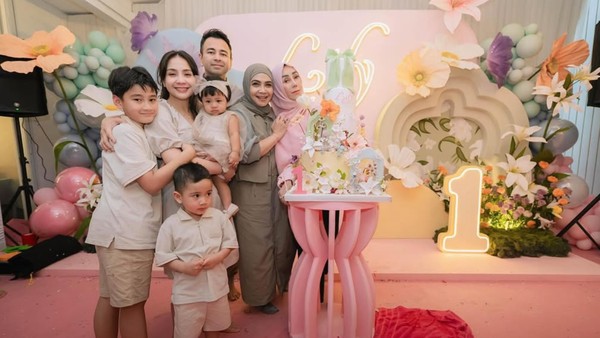8 Foto Ultah ke-1 Lily Putri Raffi-Nagita, Outfitnya Capai Hampir Rp 30 Juta