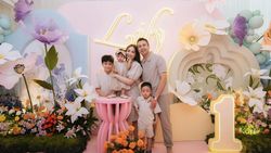 Potret Si Gemas Lily Bersama Raffi Ahmad dan Keluarga