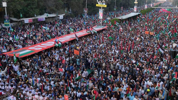 Warga Pakistan Kembali Turun ke Jalan, Kecam Serangan Israel ke Gaza Supporters of the Pakistani religious group