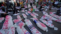 Ribuan orang meneriakkan Labbaik ya Aqsa dan Labbaik ya Gaza secara serempak.  