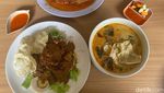 Bisa Kumpul Keluarga dan Makan Soto Betawi Merah di Resto Ini