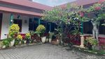 Bisa Kumpul Keluarga dan Makan Soto Betawi Merah di Resto Ini