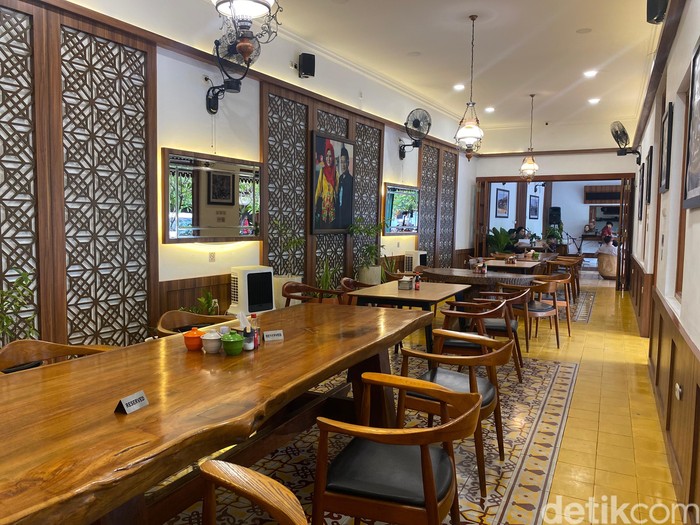 warung saco warung saco menawarkan makanan khas Betawi yang nikmat