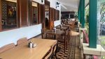 Bisa Kumpul Keluarga dan Makan Soto Betawi Merah di Resto Ini