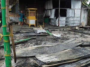 Dilempar Motolov, Warung Soto-Toko Pakan Ternak di Jombang Ludes Terbakar