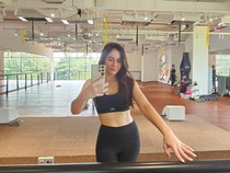 5 Potret Wulan Guritno Pamer Gaya Sporty di Usia 44 Tahun