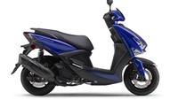 Yamaha Cygnus Gryphus menggunakan mesin lawas yang telah dipakai sejak tiga tahun terakhir. Kapasitasnya 125cc dengan silinder tunggal dan pendingin cairan. Pembekalan tersebut membuat kendaraan mampu menghasilkan tenaga 12 PS dan torsi 11,6 Nm.Menariknya, konsumsi bahan bakar Cygnus Gryphus termasuk irit. Pabrikan mengklaim, tunggangan itu bisa melaju sejauh 42,4 km hanya dengan seliter BBM! Catatan tersebut cukup baik untuk motor matik bermesin 125cc. Foto: Doc. Yamaha Japan.