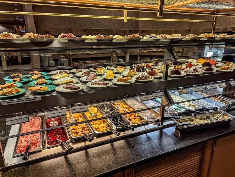 5 Resto Buffet Terbesar di Dunia, Ada di Singapura hingga Prancis!