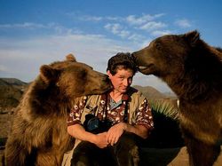 Momen Langka Hewan Ganggu Aksi Fotografer Satwa Liar Bikin Ketawa
