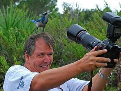 Momen Langka Hewan Ganggu Aksi Fotografer Satwa Liar Bikin Ketawa