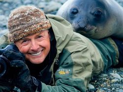 Momen Langka Hewan Ganggu Aksi Fotografer Satwa Liar Bikin Ketawa