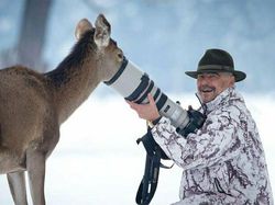 Momen Langka Hewan Ganggu Aksi Fotografer Satwa Liar Bikin Ketawa