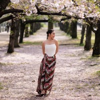 Membawa sentuhan Indonesia ke Osaka, Jepang, penampilan Ariel Tatum banjir pujian. Aura wanita Indonesianya juga kian terpancar dengan tatanan rambut simpel yang dicepol ke belakang. Foto: Instagram/@arieltatum