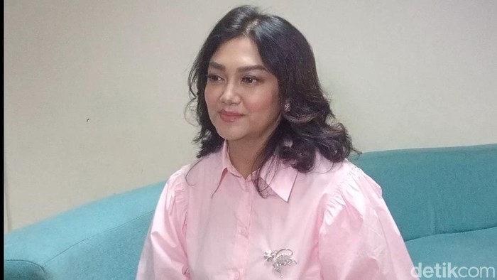 Bella Saphira saat ditemui di kawasan Trans TV.