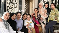 Bella Saphira dan Geng Hits Hot yang sudah berteman selama 24 tahun. Foto: instagram Bella Saphira