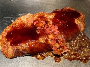 Bukan Bulat, Takoyaki Viral di Jepang Ini Bentuknya Gepeng!