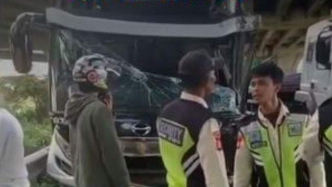 Kelakuan Sopir Bus Wisata Ugal-ugalan hingga Tabrak Lari di Bekasi
