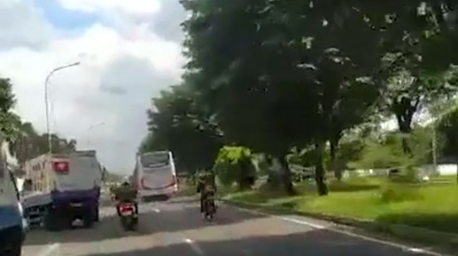 Kelakuan Sopir Bus Wisata Ugal-ugalan hingga Tabrak Lari di Bekasi
