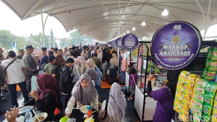 Food Court Alun-alun Ciamis.