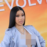 Sebelum pengakuan tersebut, Cardi pernah membeberkan bahwa dirinya pertama kali melakukan suntik bokong secara ilegal di ruang bawah tanah di Queens pada 2014 dengan biaya sekitar US$ 800. “Mereka tidak membius sama sekali,” ujarnya kepada majalah GQ pada 2018. “Rasanya sakit luar biasa. Saya hampir pingsan,” tambahnya. (Foto: Getty Images)