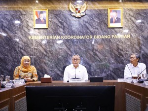 Gubernur Khofifah Bahas Ketahanan Pangan dan MBG Bersama Menko Zulhas