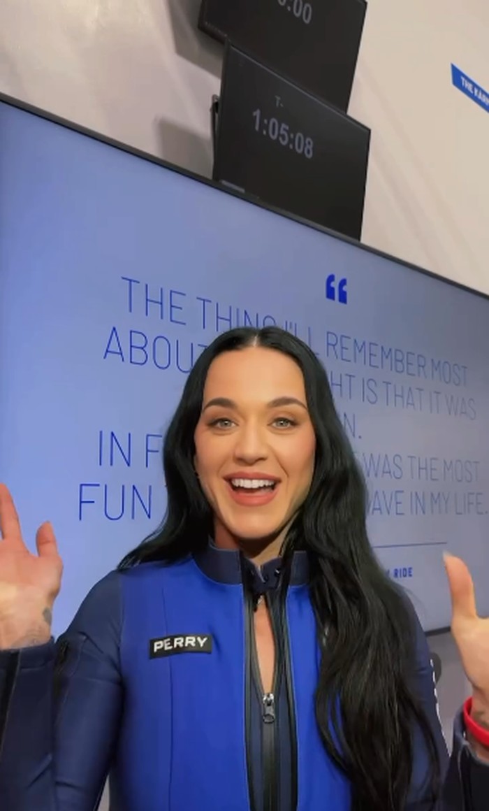 Hobi Makan! Katy Perry Lahap Croissant Jumbo hingga Rendang Hobi Makan! Katy Perry Lahap Croissant Jumbo hingga Rendang