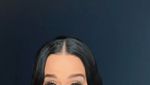 Hobi Makan! Katy Perry Lahap Croissant Jumbo hingga Rendang