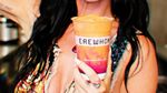 Hobi Makan! Katy Perry Lahap Croissant Jumbo hingga Rendang