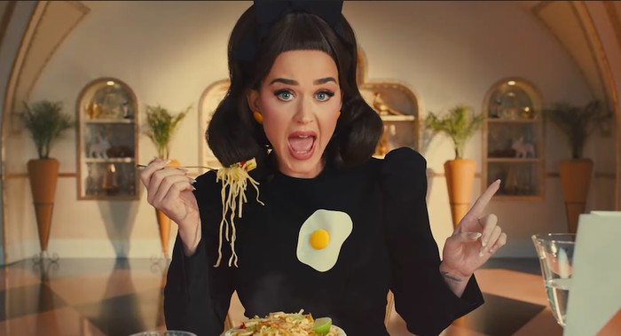 Hobi Makan! Katy PerryΒ Lahap Croissant Jumbo hingga Rendang Hobi Makan! Katy PerryΒ Lahap Croissant Jumbo hingga Rendang