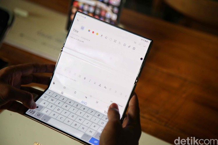 Huawei Mate XT