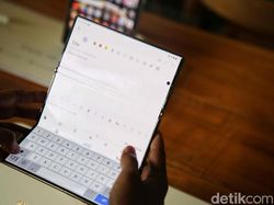 Menggenggam Huawei Mate XT Ultimate di Indonesia