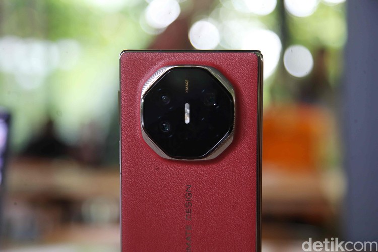 Huawei Mate XT