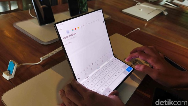 Serba-serbi Huawei Mate XT, HP Layar Lipat 3 yang Revolusioner