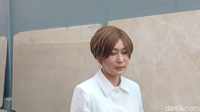 Inul Daratista saat ditemui di kawasan TransTV.