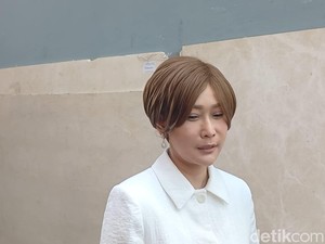 Inul Daratista dan Kegemaran Pakai Rambut Palsu