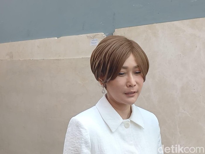Inul Daratista saat ditemui di kawasan TransTV.