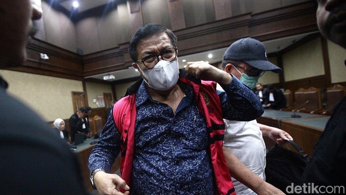 Sidang tuntutan tiga hakim nonaktif PN Surabaya dalam kasus dugaan suap vonis bebas Ronald Tannur ditunda. Sidang ditunda karena jaksa belum siap dengan tuntutannya.