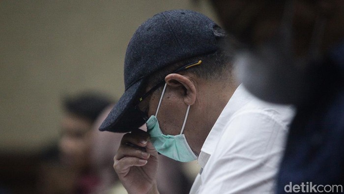 Sidang tuntutan tiga hakim nonaktif PN Surabaya dalam kasus dugaan suap vonis bebas Ronald Tannur ditunda. Sidang ditunda karena jaksa belum siap dengan tuntutannya.