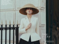 Gaya Jisoo BLACKPINK Pakai Topi Caping Dior Viral Bikin Salfok, Tetap Elegan