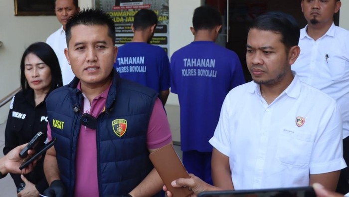 Kasat Reskrim Polres Boyolali, AKP Joko Purwadi bersama Plt Kasi Humas, Iptu Winarsih memberikan keterangan kepada wartawan, Selasa (15/4/2025).