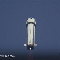 Keenam wanita inspiratif ini terbang ke luar angkasa dengan roket New Shepard dari Blue Origin milik Jeff Bezos. Mereka menjadi satu dari sedikit orang yang bisa menembus atmosfer bumi selama 11 menit. Foto: X ACCOUNT OF BLUE ORIGIN / AFP
