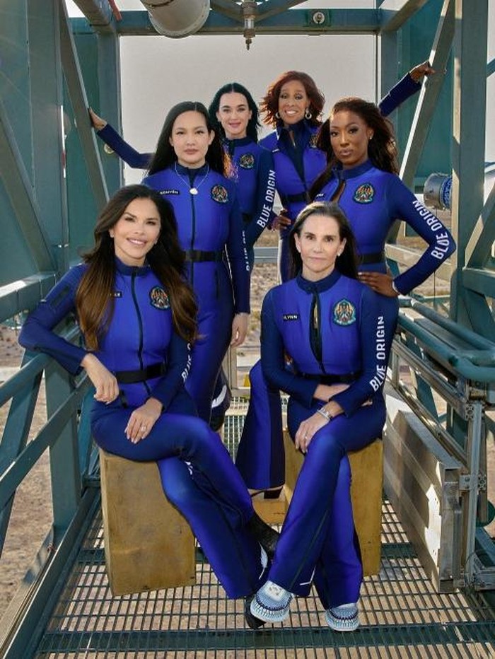 Katy Perry Katy Perry bersama, Lauren Sanchez, Gayle King, Aisha Bowe, Amanda Nguyen dan Kerianne Flynn