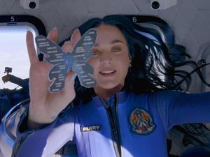 Heboh, Penerbangan Katy Perry ke Luar Angkasa Dicurigai Bohong