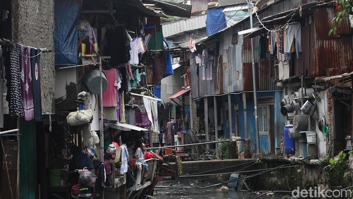 Kemiskinan di Jakarta Turun 0,16 Persen Pemprov Jakarta melaporkan penurunan tingkat kemiskinan pada periode September 2024. Angkanya turun 0,16 persen dibandingkan periode Maret 2024.
