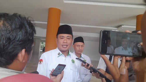 Kepala Kantor Wilayah Kementerian Agama NTB, Zamroni Aziz, Selasa (15/4/2025). (Ahmad Viqi/detikBali).