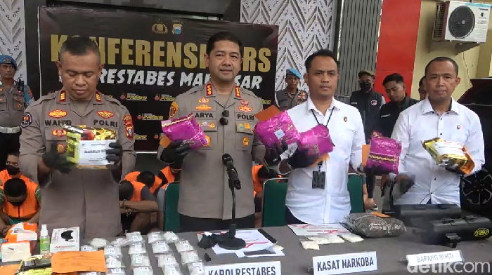 Konferensi pers pengungkapan kasus narkotika di Polrestabes Makassar.