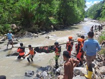 Pasutri di Lahat yang Tenggelam Usai Terseret Air Bah Ditemukan Tewas