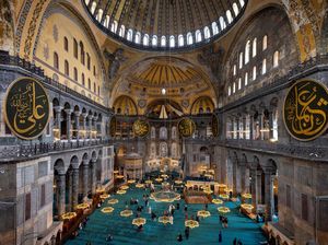 Megahnya Arsitektur Masjid Hagia Sophia, Transformasi dari Gereja Ortodoks