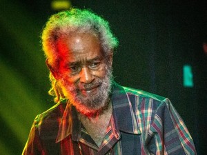 Legenda Reggae Max Romeo Meninggal Dunia